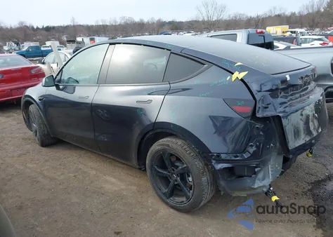 2026 Tesla Model Y Long Range Launch Series/Premium All-Wheel Drive z USA, uszkodzony, nr VIN 7SAYGDEE7TA409211